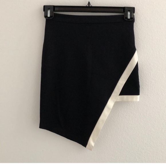Forever 21 Dresses & Skirts - FOREVER 21 black and white asymmetric skirt